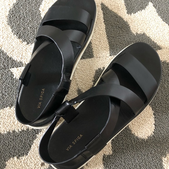 black sandals comfy